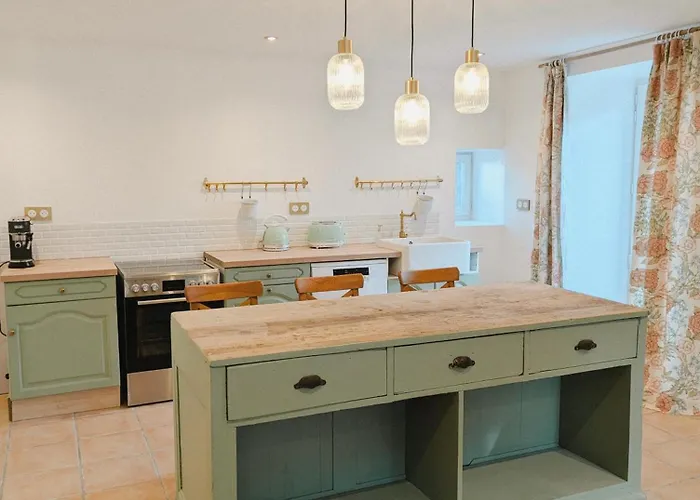 Tres Lumineux Style * Mazet-Saint-Voy